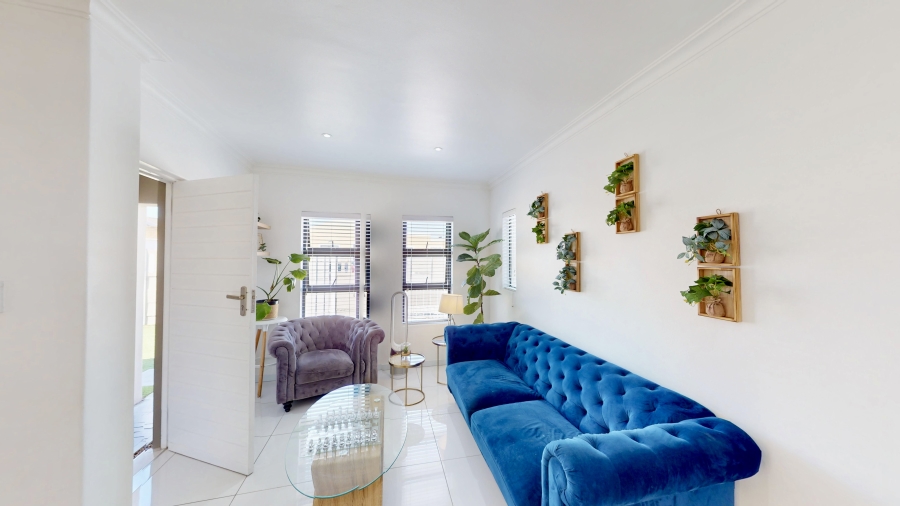 4 Bedroom Property for Sale in Rondevlei Park Western Cape